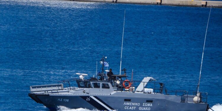 Βρέθηκαν ζωντανοί πάνω σε βράχο ο 12χρονος και ο 20χρονος που είχαν πάει για ψαροντούφεκο στη Χαλκιδική – «Ακούσαμε φωνές μέσα από τη θάλασσα»