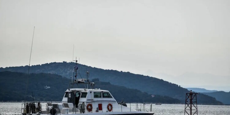 Πάτρα: Έρευνες για δύο άτομα που έκαναν SUP στην περιοχή του Ψαθόπυργου