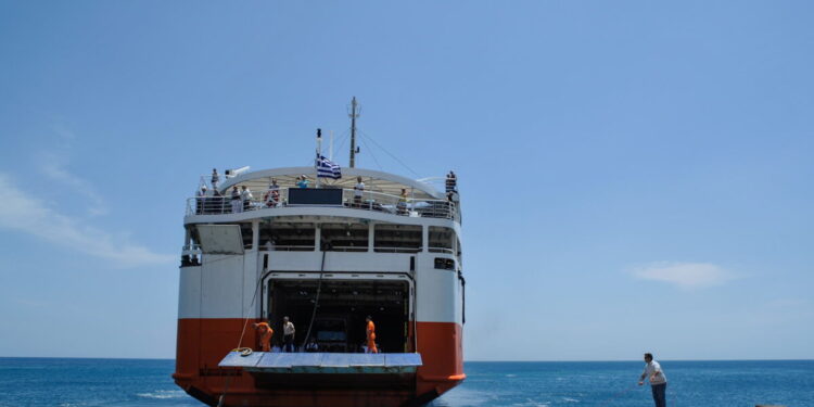 Σούδα: Απαγόρευση απόπλου για πλοίο – Έχασε τη δεξιά του άγκυρα