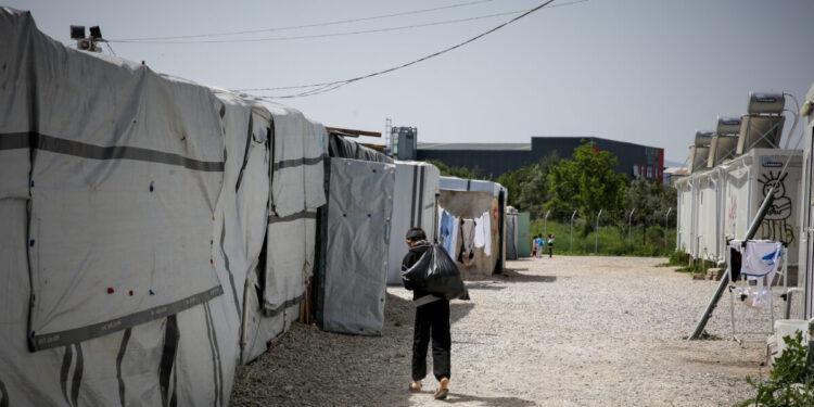 Σέρρες: Μετανάστης απέδρασε από κλειστή δομή και συνελήφθη – Προσπάθησαν να ξεφύγουν άλλοι 5