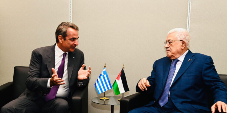 Τηλεφωνική επικοινωνία Μητσοτάκη με Μαχμούντ Αμπάς – Ανησυχία για τη Γάζα και στήριξη στην Παλαιστινιακή Αρχή από την Ελλάδα