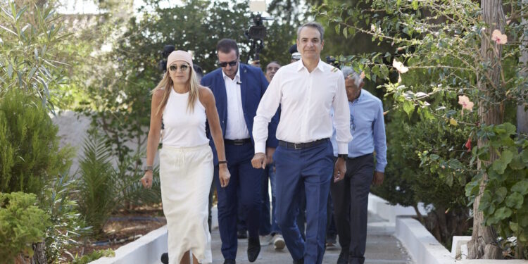 Κυριάκος Μητσοτάκης: Η μέρα του Δεκαπενταύγουστου είναι αφιερωμένη σε όσους μας κρατούν ασφαλείς