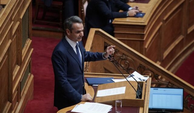 Βουλή: νομοσχέδιο για το πειθαρχικό των δημοσίων υπαλλήλων με πολιτικές εντάσεις