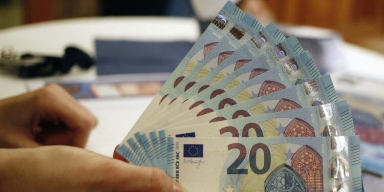 ΟΠΕΚΑ: Ποιες μητέρες δικαιούνται επίδομα έως και 1.000 ευρώ και πώς θα κάνετε την αίτηση