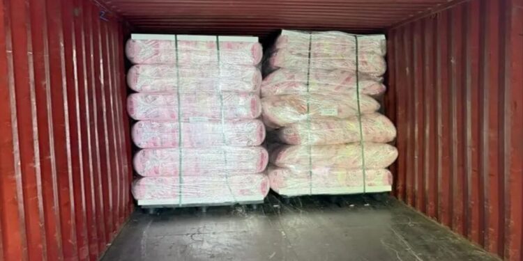 Κατασχέθηκε στο λιμάνι του Πειραιά πάνω από μισός τόνος κάνναβης – Συνελήφθησαν 3 στη Βουλγαρία