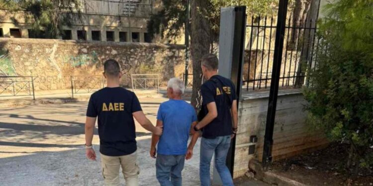 Σύλληψη 62χρονου για εμπρησμό στην Παιανία – Έβαλε φωτιά με αναπτήρα