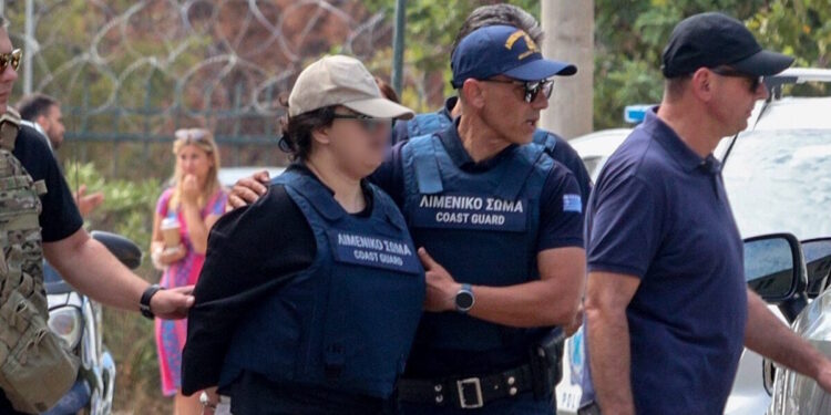 Παλαιό Φάληρο: Στις φυλακές Κορυδαλλού η 32χρονη που κατηγορείται για τη δολοφονία της 3χρονης κόρης της