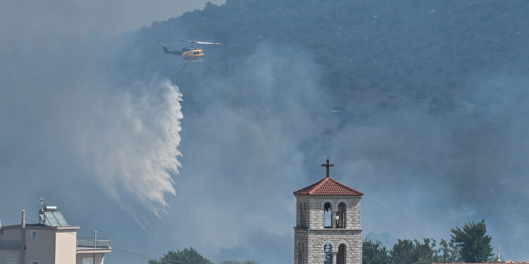 Καιρός: Μειώνονται οι δυνατοί άνεμοι στη δυτική Ελλάδα – Στους 36 βαθμούς Κελσίου η θερμοκρασία
