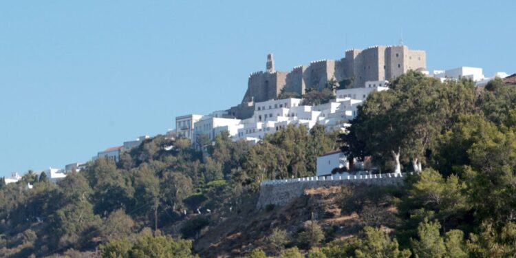 Πάτμος: Παρέμβαση εισαγγελέα για τα λύματα – Κλιμάκιο της ΕΥΔΑΠ στο νησί για την αντιμετώπιση του προβλήματος
