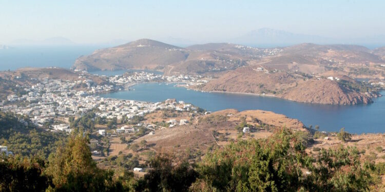 Πάτμος: Λόγω ζημιάς σε υποθαλάσσιο αγωγό το πρόβλημα με τα λύματα στη θάλασσα – «Παλιό και χωρίς μελέτη το έργο»