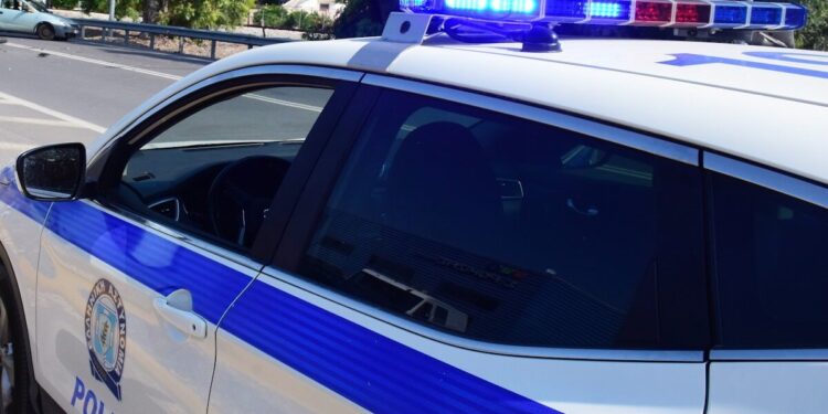 Σπέτσες: Έσπασαν τη γνάθο 18χρονου για τα μάτια μιας γυναίκας – Μεταφέρθηκε σε θεραπευτήριο της Αθήνας το θύμα