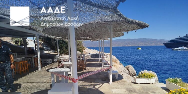 ΑΑΔΕ: Λουκέτα και πρόστιμα σε τουριστικούς προορισμούς