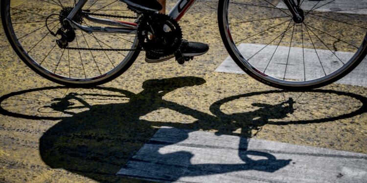 Τραγωδία στο Αγρίνιο: Αυτοκίνητο παρέσυρε και σκότωσε ποδηλάτη