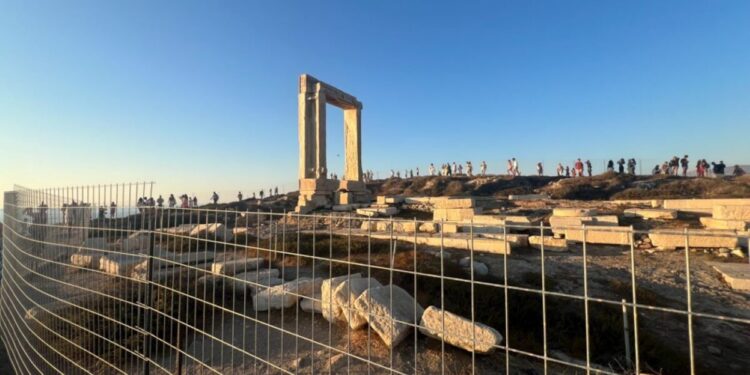 Νάξος: Βγαίνει το συρματόπλεγμα από την Πορτάρα – Νίκη για τον δήμο που κέρδισε τα ασφαλιστικά μέτρα