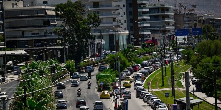 Παλαιό Φάληρο: Σοβαρό τροχαίο στην Ποσειδώνος – Αυτοκίνητο παρέσυρε 33χρονη πεζή