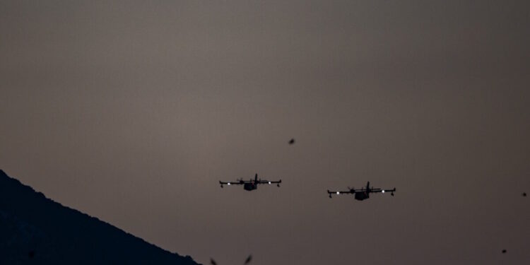 Οριοθετημένες οι τρεις φωτιές στην Πρέβεζα – Υπό μερικό έλεγχο το πύρινο μέτωπο στην Τήνο