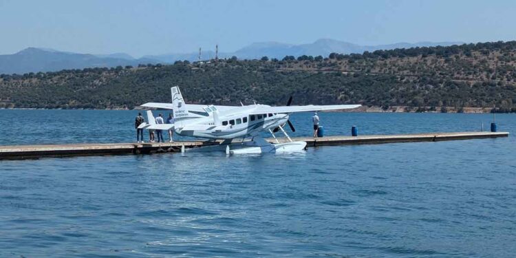 «Κόλλησαν» στη γραφειοκρατία τα υδροπλάνα… και στην Αμφιλοχία