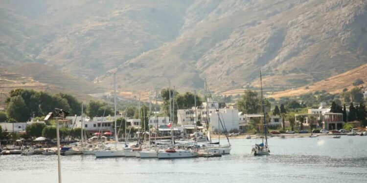 Σίφνος: 14χρονος πέθανε στον ύπνο του – «Καλό ταξίδι μικρέ μας άγγελε»