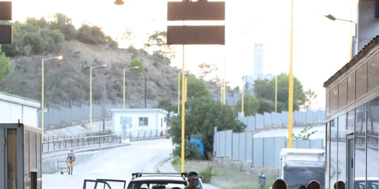 ΑΑΔΕ: Ενοποιούνται από 8 Σεπτεμβρίου τα τρία Τελωνεία Πειραιά