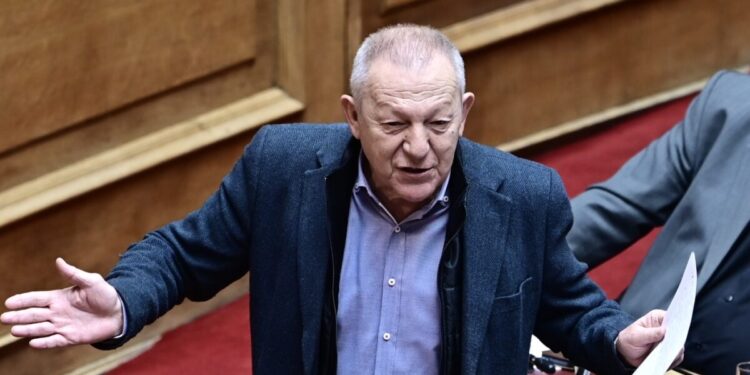 Ο Θανάσης Παφίλης υποβλήθηκε σε χειρουργική επέμβαση στην καρδιά – Η ανακοίνωσή του