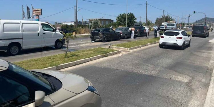 Αγρίνιο: Σοβαρό τροχαίο στην Εθνική Οδό – Καραμπόλα τεσσάρων οχημάτων με ελαφρά τραυματίες (φωτο & video)