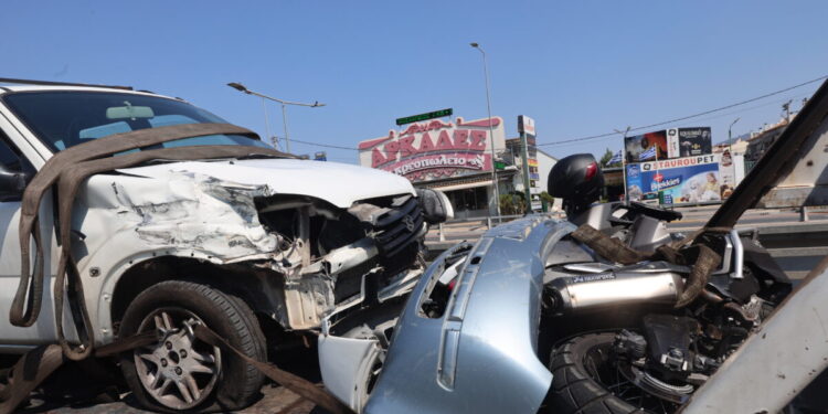 Δύο νεκροί σε διαφορετικά τροχαία μέσα σε λίγες ώρες στην Αθήνα – Σοκαριστικές φωτογραφίες από τους τόπους της τραγωδίας