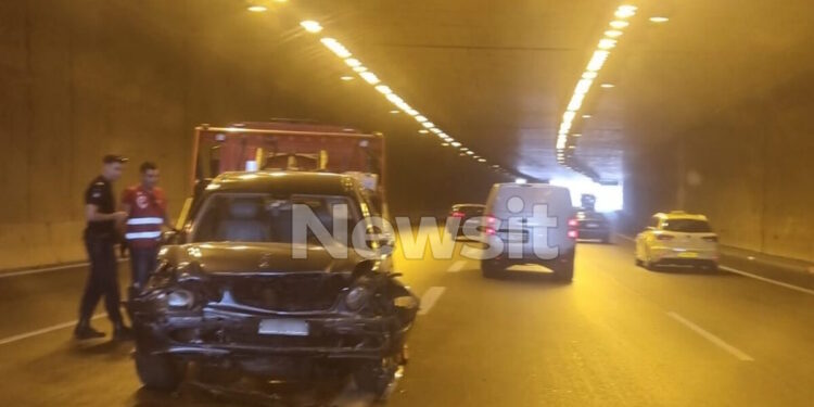 Τροχαίο στην Ποσειδώνος: Νεκρός ο οδηγός που έπαθε ανακοπή και καρφώθηκε σε τούνελ