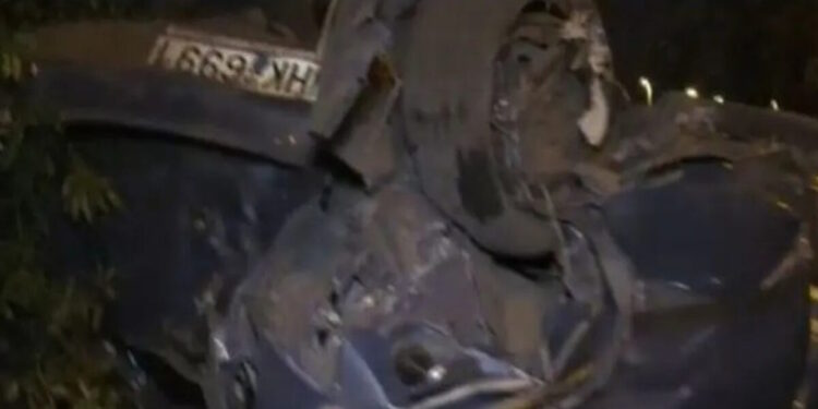 Θεσσαλονίκη: Σοβαρό τροχαίο με δύο τραυματίες στη Θέρμη – Το ένα αυτοκίνητο εκσφενδονίστηκε 100 μέτρα μακριά