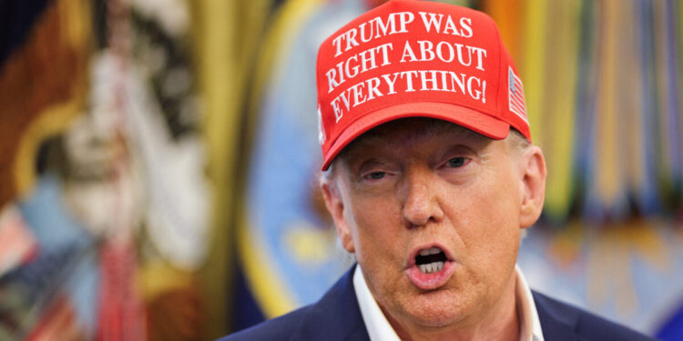 Ο Τραμπ απειλεί με νέους δασμούς σε τεχνολογικά προϊόντα και ημιαγωγούς ως αντίποινα για τον ψηφιακό φόρο