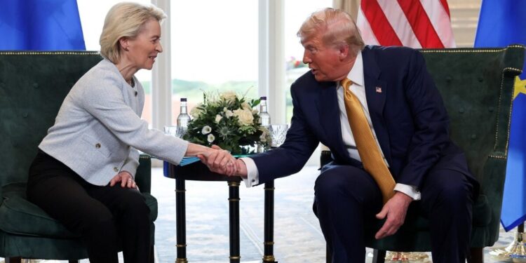 Ποια είναι τα «αγκάθια» στη συμφωνία ΗΠΑ και ΕΕ για τους δασμούς