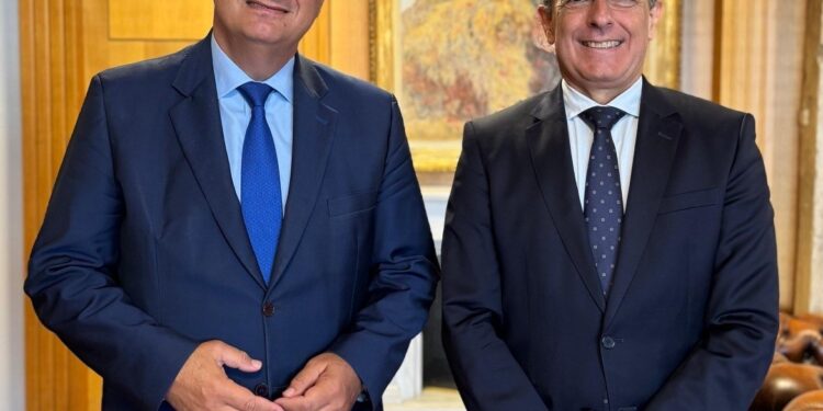 Συνάντηση Τσιάρα με τον Ιταλό πρέσβη για συνεργασία στον πρωτογενή τομέα