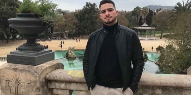 Θρήνος σε Αγρίνιο και Ναυπακτία για τον θάνατο του 27χρονου Βαγγέλη Μούτσιου σε τροχαίο στο Λιβαδάκι