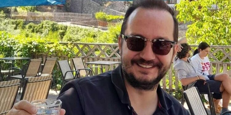 Βασίλης Καλογήρου: Υποθερμία η πιθανότερη αιτία θανάτου του – Ο εισαγγελέας απέκλεισε το ενδεχόμενο εγκληματικής ενέργειας