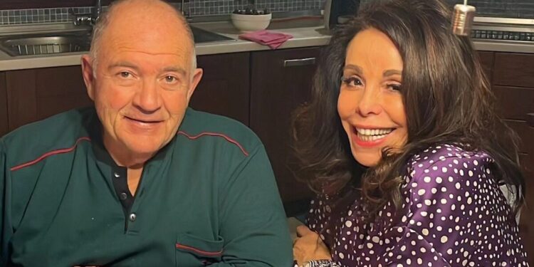 Η Βούλα Πατουλίδου μιλά πρώτη φορά για τον θάνατό του συζύγου της: «Δεν ξέρω πως θα είναι η ζωή χωρίς εκείνον»