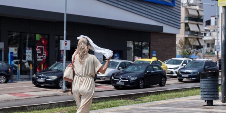 Καιρός: Ήρθε ο Αύγουστος και έφερε βροχές – Χωρίς μεταβολή η θερμοκρασία