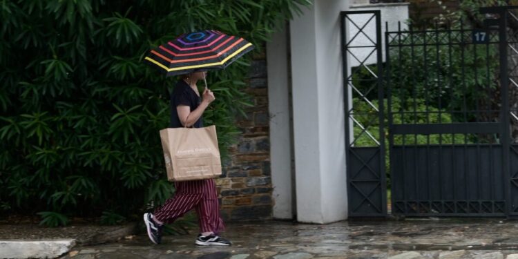 Καιρός αύριο: Μπουρίνια και καταιγίδες από το μεσημέρι – Στους 36 βαθμούς η θερμοκρασία