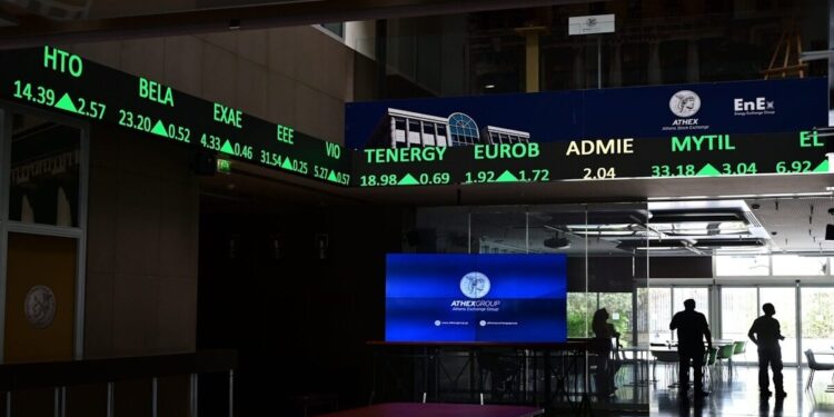 Χρηματιστήριο Αθηνών: Άνοδος 1,74% για τον Γενικό Δείκτη, έκλεισε από τις 2.100 μονάδες