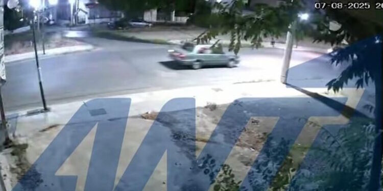 Ζεφύρι: Η στιγμή που το αυτοκίνητο παρέσυρε τη μηχανή και εξαφανίστηκε – Παραμένει ασύλληπτος ο ασυνείδητος οδηγός