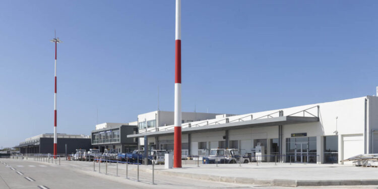 Αεροδρόμιο Ακτίου: Συνελήφθη αλλοδαπός γιατί βρέθηκαν σφαίρες στις αποσκευές του