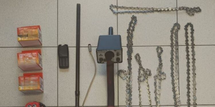 Θεσσαλονίκη: Χειροπέδες σε 62χρονο για παράνομη υλοτομία – Τον Νοέμβριο του 2022 έκοβε ξύλα μαζί με έναν 51χρονο που είχε βρεθεί νεκρός στα Κερδύλια Όρη