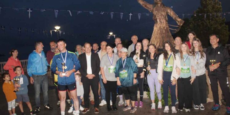 «Amfilochios Run»: Παρά την βροχή τίμησαν τα 200 χρόνια από τη Μάχη του Καρβασαρά στην Αμφιλοχία (φωτο)