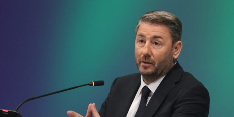 Προσωρινή ανακωχή στο ΠΑΣΟΚ: Πέφτουν οι τόνοι στην εσωκομματική κρίση, παραμένει ενοχλημένος ο Ανδρουλάκης