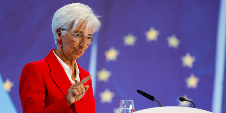 ΕΚΤ: Διατήρησε σταθερά τα επιτόκια στο 2%