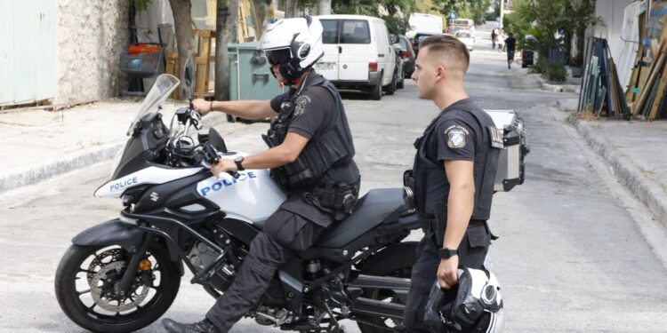Εγνατία Οδός: Κινηματογραφική καταδίωξη διακινητή μεταναστών – Έκρυβε στο αυτοκίνητό του Παλαιστίνιους