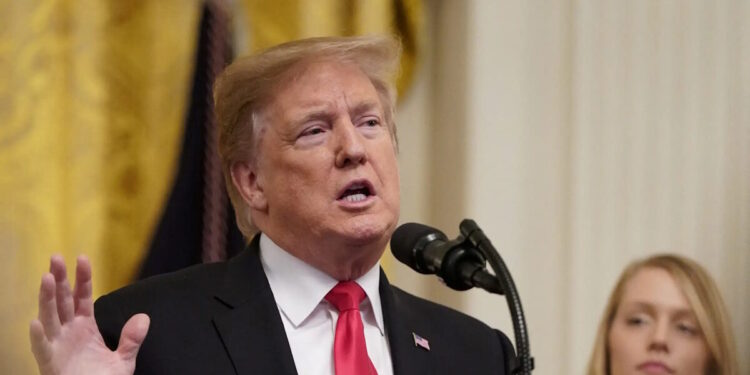 Προειδοποίηση Τραμπ σε ξένες εταιρείες: Επενδύστε στις ΗΠΑ, αλλά προσλάβετε Αμερικάνους εργαζομένους