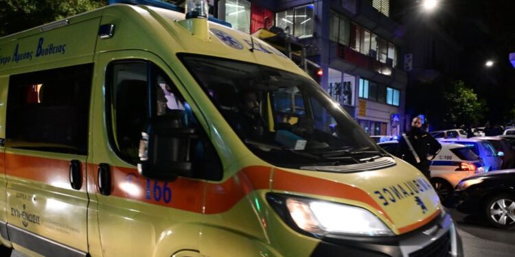 Κόρινθος: Σε κρίσιμη κατάσταση 22χρονος μετά από επίθεση με μαχαίρι