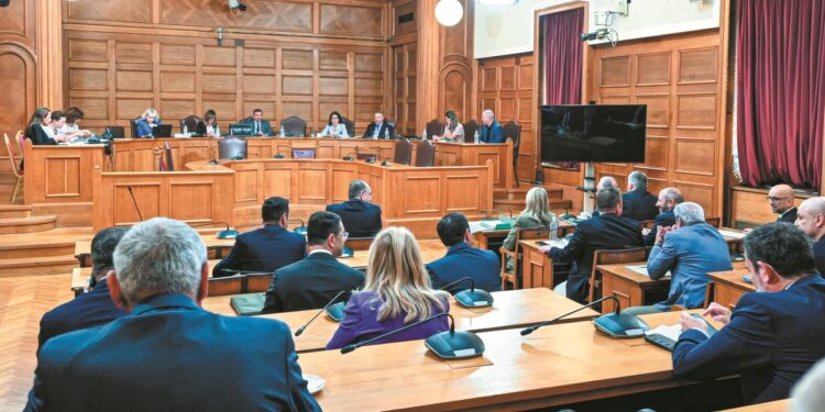 Εξεταστική για ΟΠΕΚΕΠΕ: Στο επίκεντρο η διετία 2022-2023, οι καταγγελίες Σαλάτα και η «άγνοια» Καββαδά