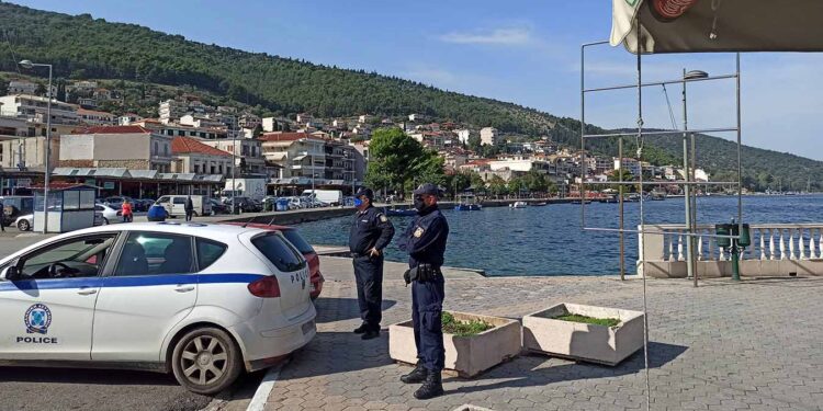 Αμφιλοχία: Του είχαν αφαιρέσει το δίπλωμα, συνέχισε να οδηγεί και συνελήφθη