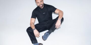 Ηλίας Βρεττός:τριπλές live εμφανίσεις σε Ελλάδα και Κύπρο