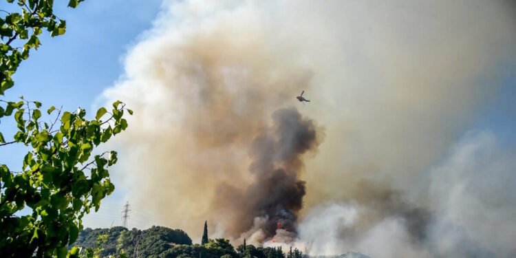 Φωτιά στη Δράμα στη θέση Λευκόγεια – Μεγάλη κινητοποίηση της πυροσβεστικής